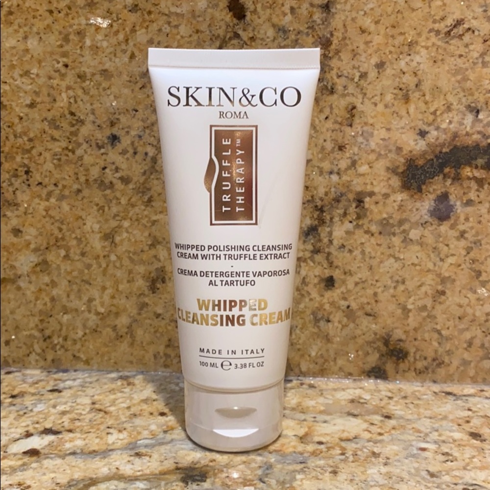 Sealed package cleansing cream